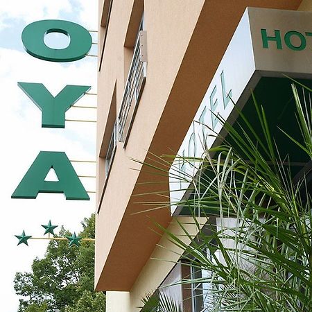 פראג Hotel Oya מראה חיצוני תמונה