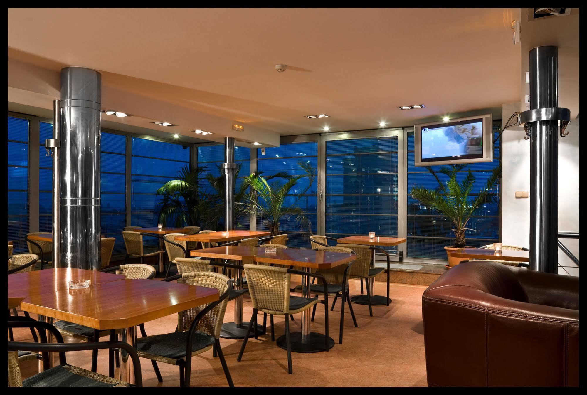 פראג Hotel Oya מראה חיצוני תמונה